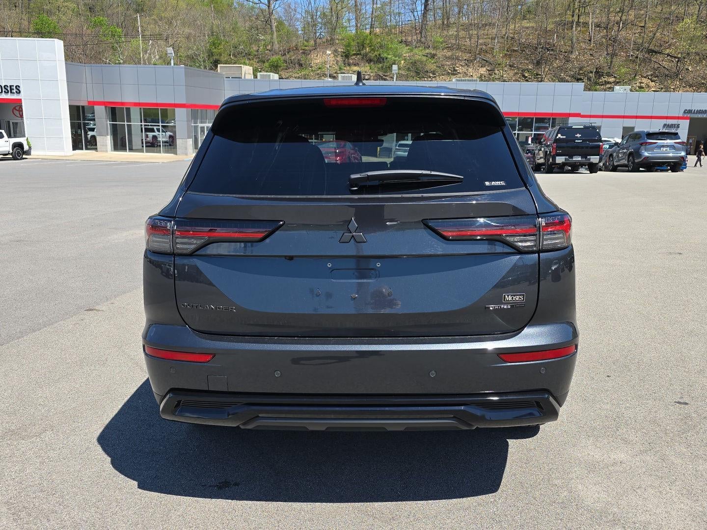 2026 Mitsubishi OUTLANDER LE S-AWC