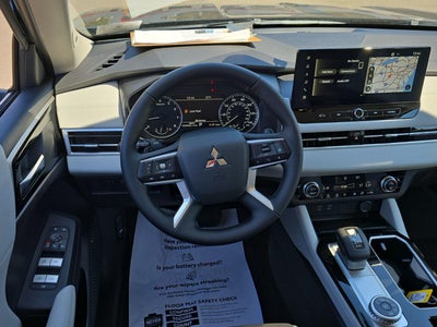 2026 Mitsubishi Outlander SE