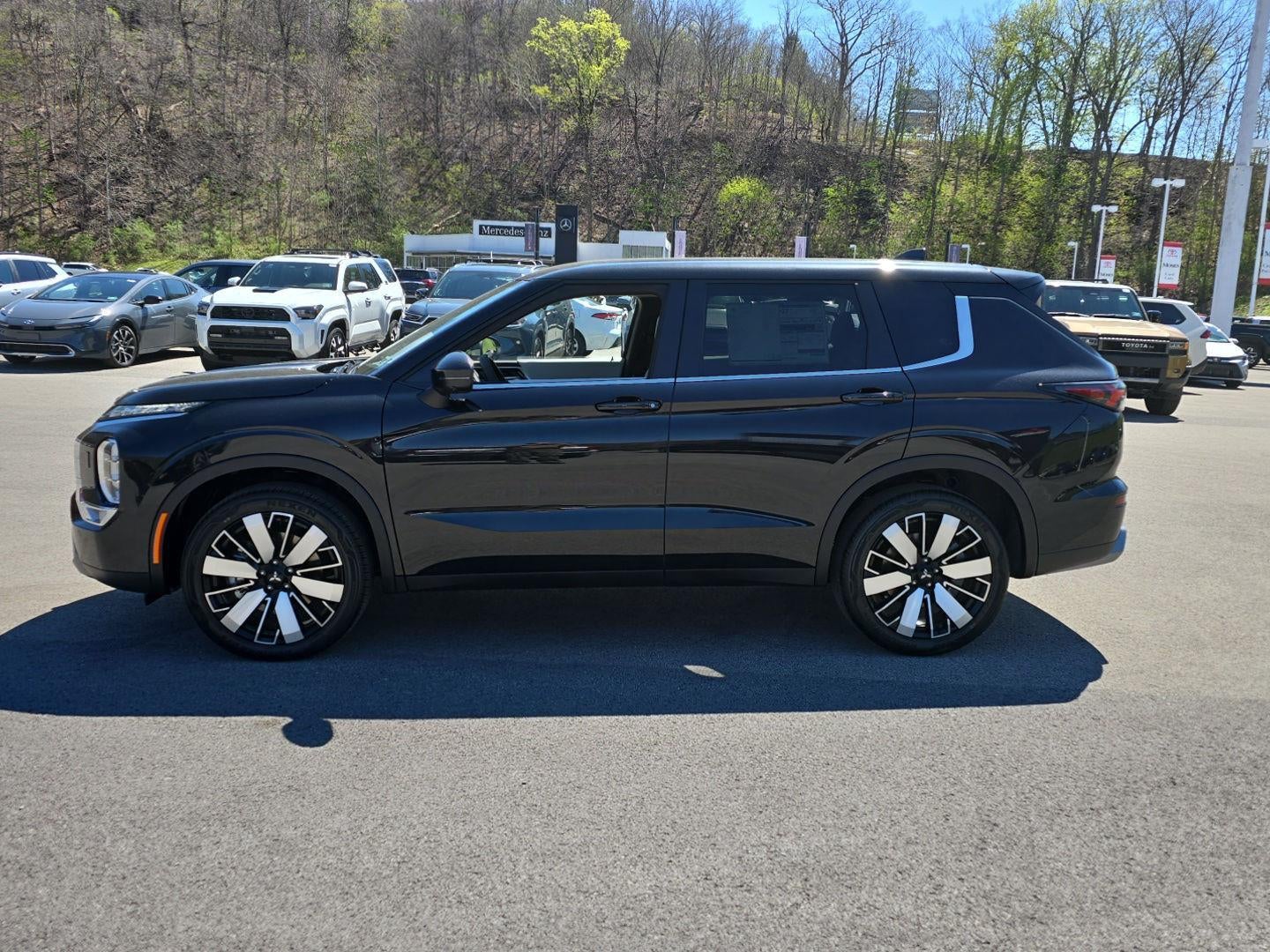 2026 Mitsubishi Outlander SE