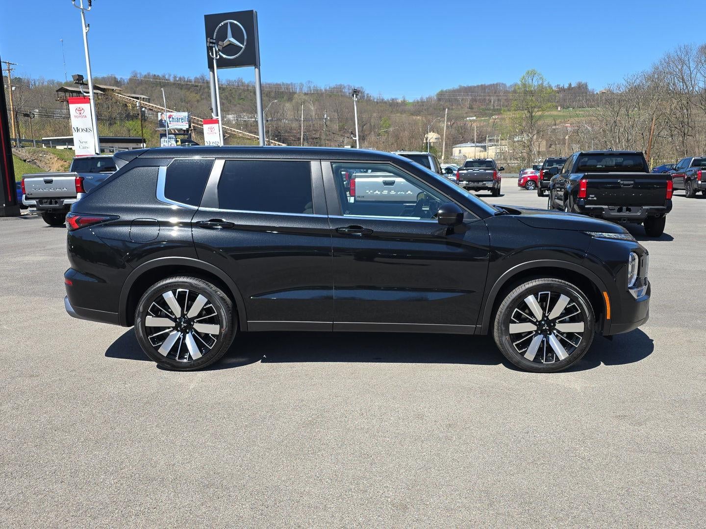 2026 Mitsubishi Outlander SE