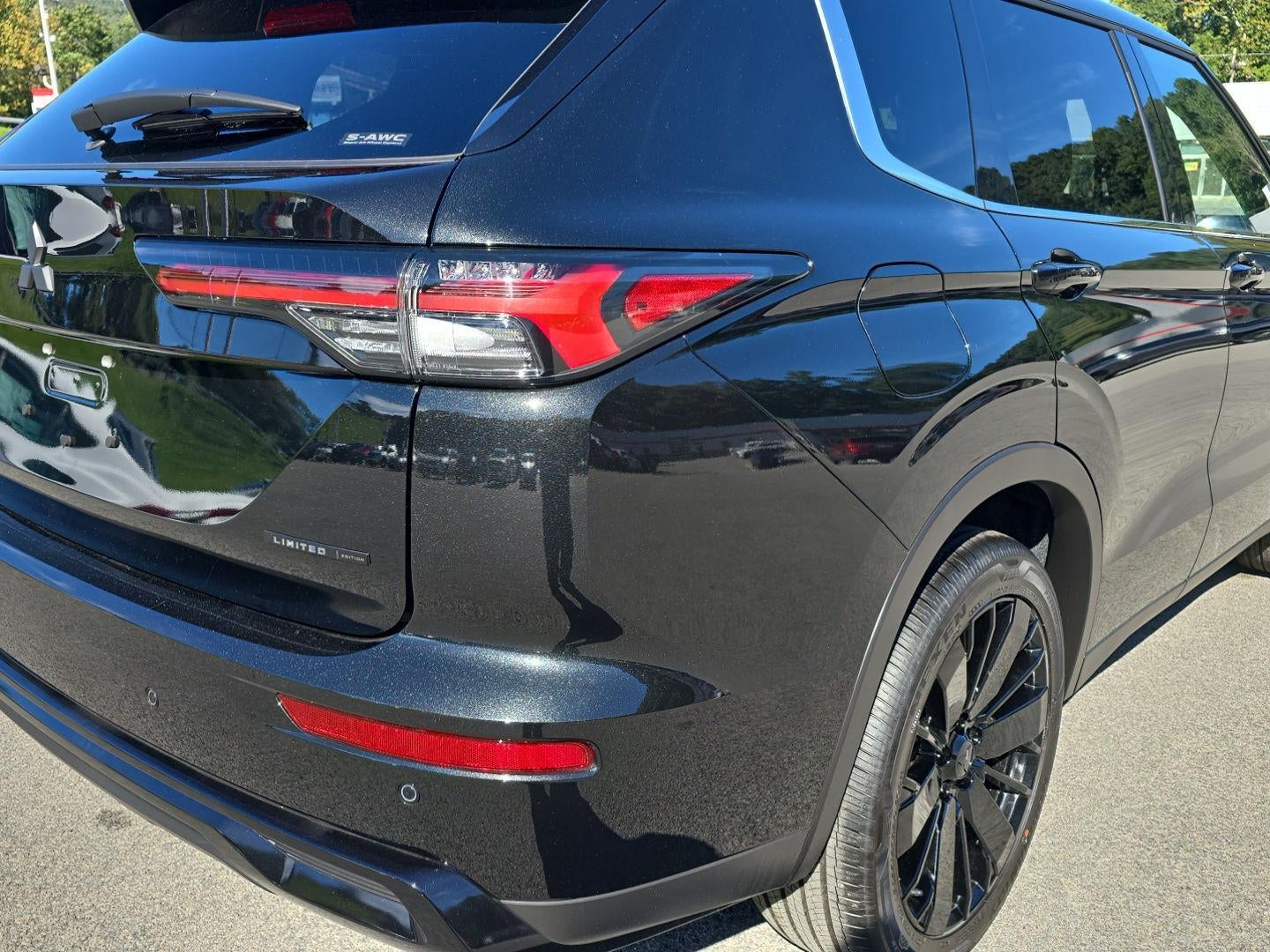 2026 Mitsubishi Outlander LE