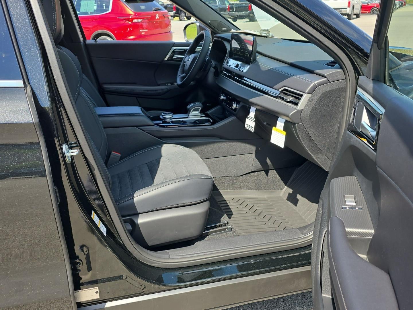 2026 Mitsubishi OUTLANDER LE S-AWC