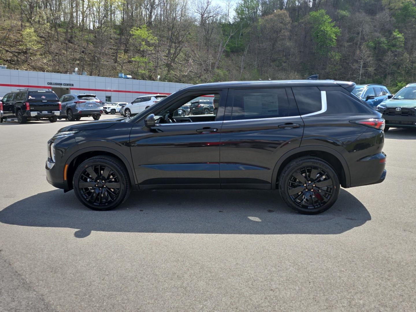 2026 Mitsubishi OUTLANDER LE S-AWC