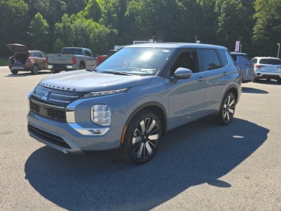 2026 Mitsubishi Outlander SE