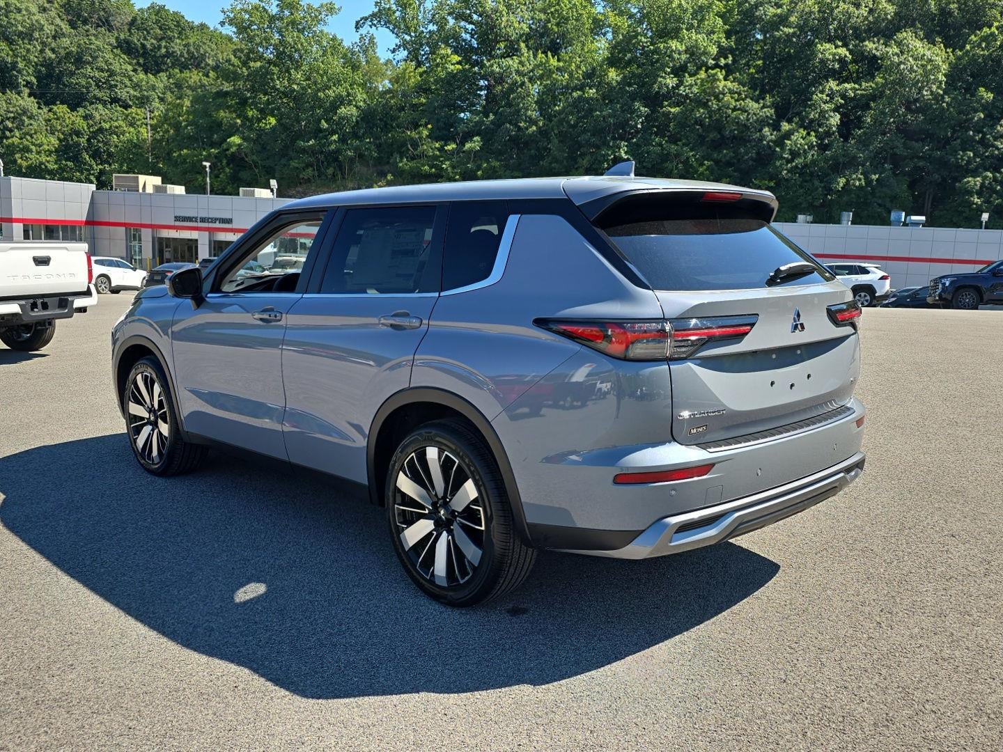 2026 Mitsubishi Outlander SE