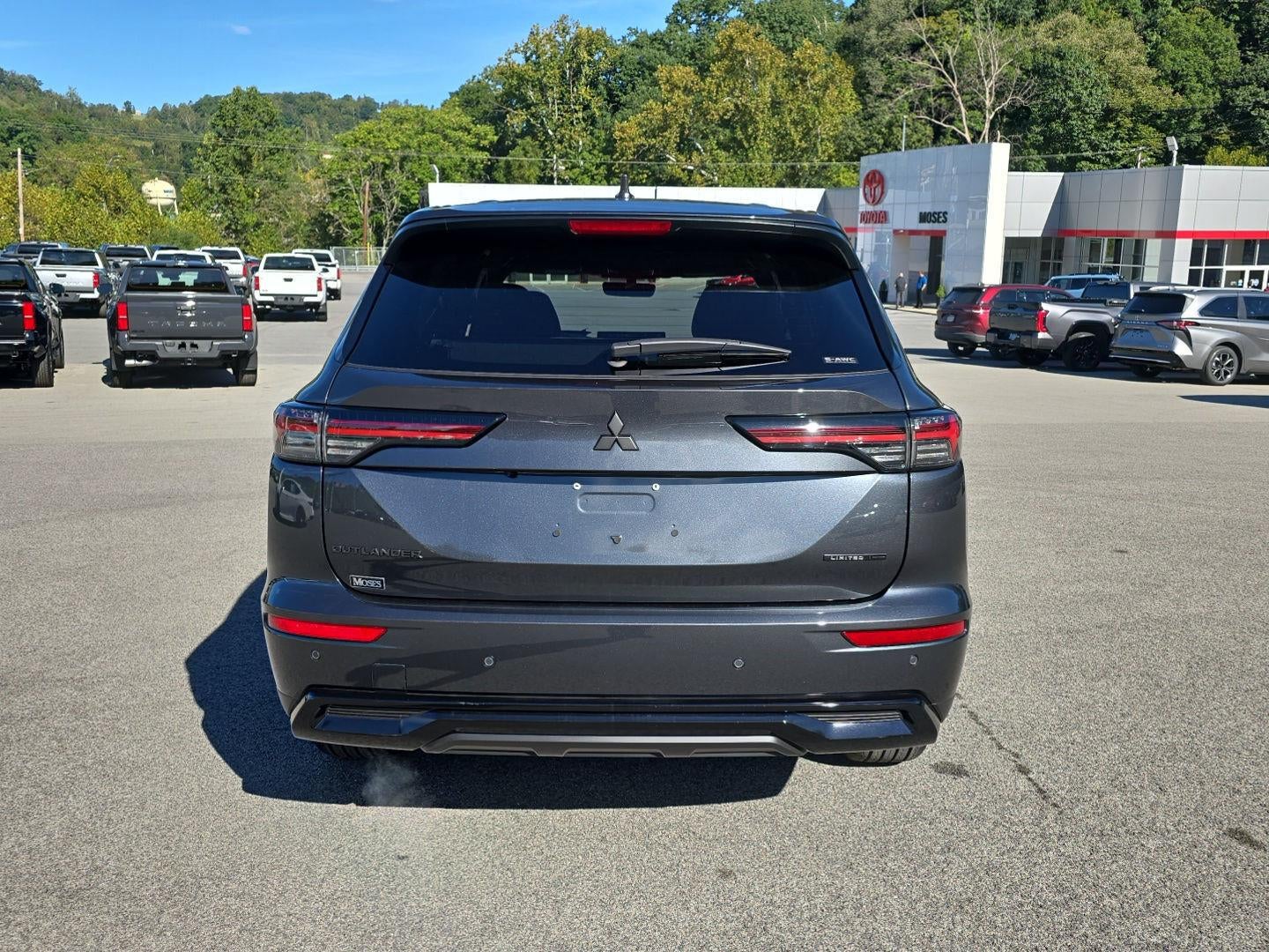 2026 Mitsubishi Outlander LE