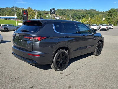 2026 Mitsubishi Outlander LE