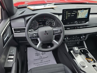 2026 Mitsubishi Outlander LE