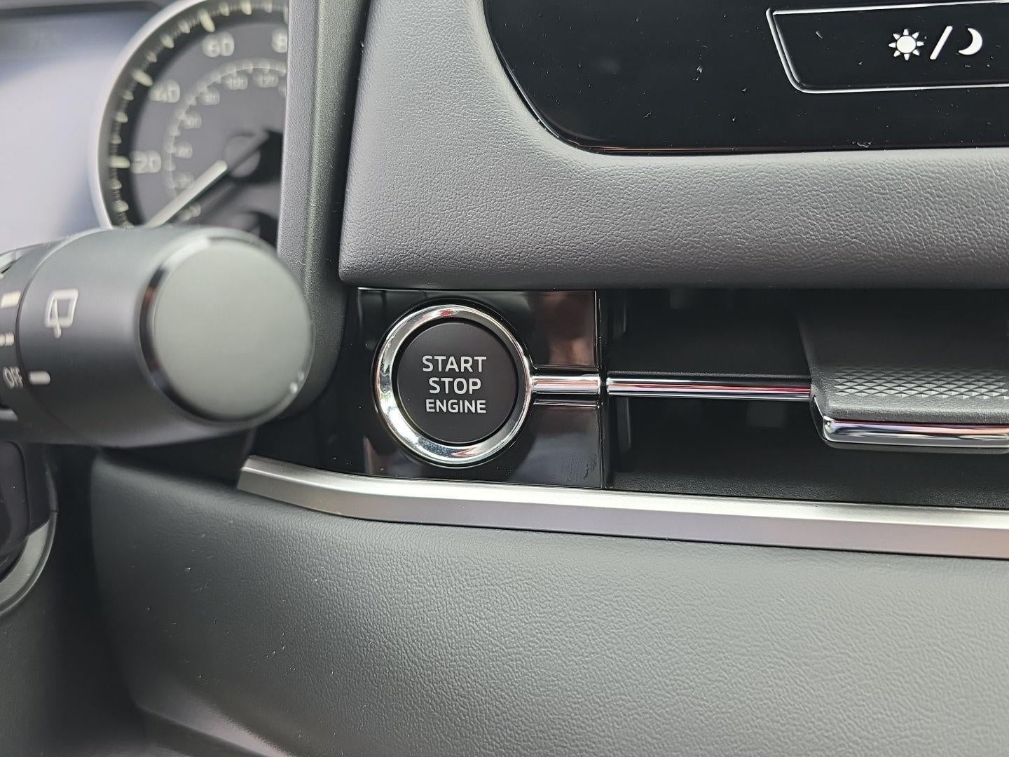 2026 Mitsubishi Outlander LE
