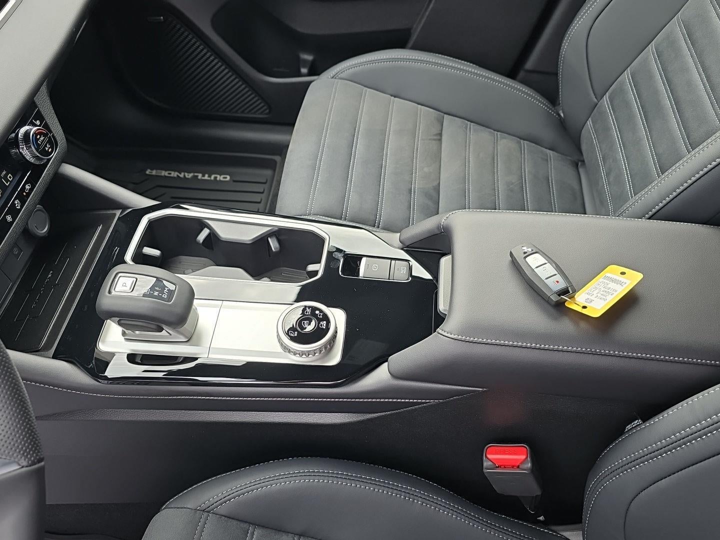 2026 Mitsubishi Outlander LE