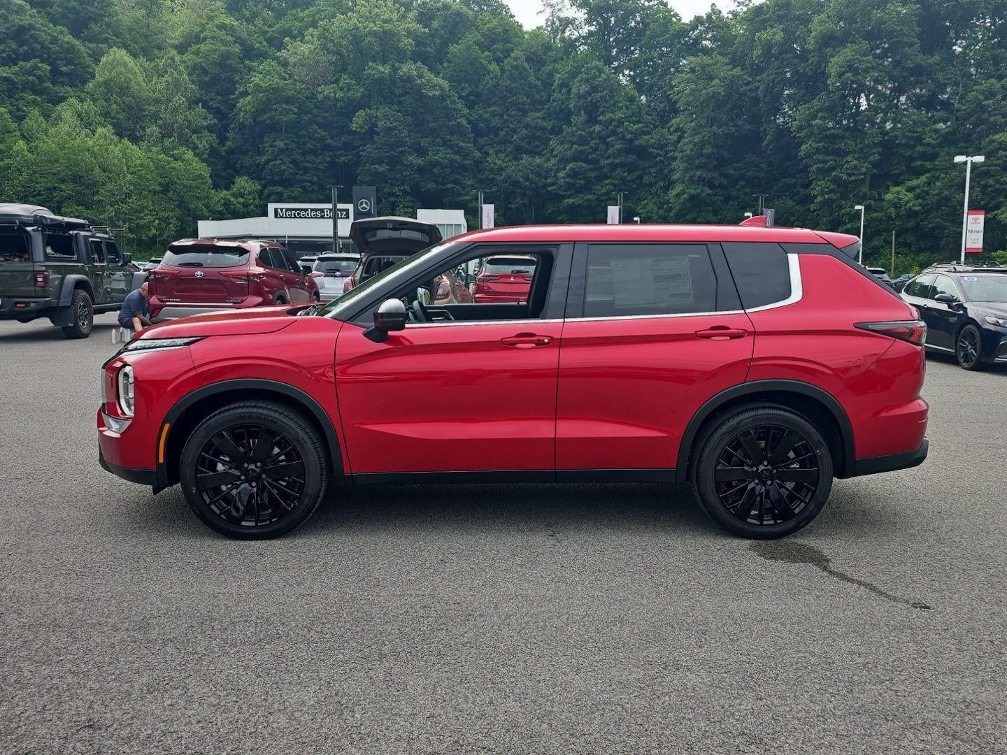 2026 Mitsubishi Outlander LE