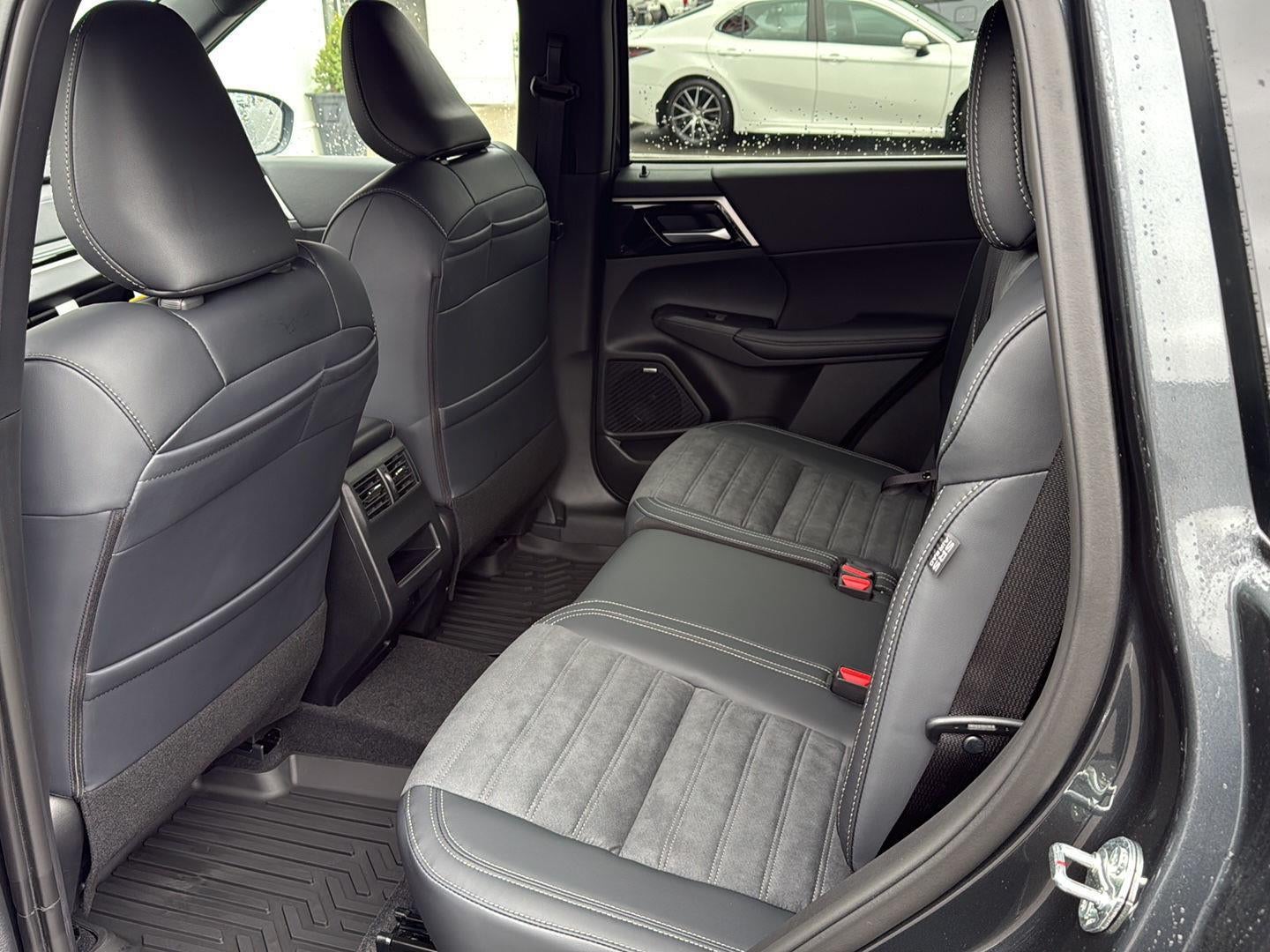2026 Mitsubishi Outlander LE