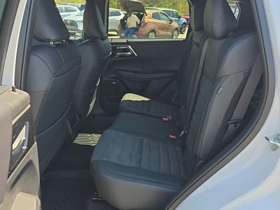 2026 Mitsubishi OUTLANDER LE S-AWC