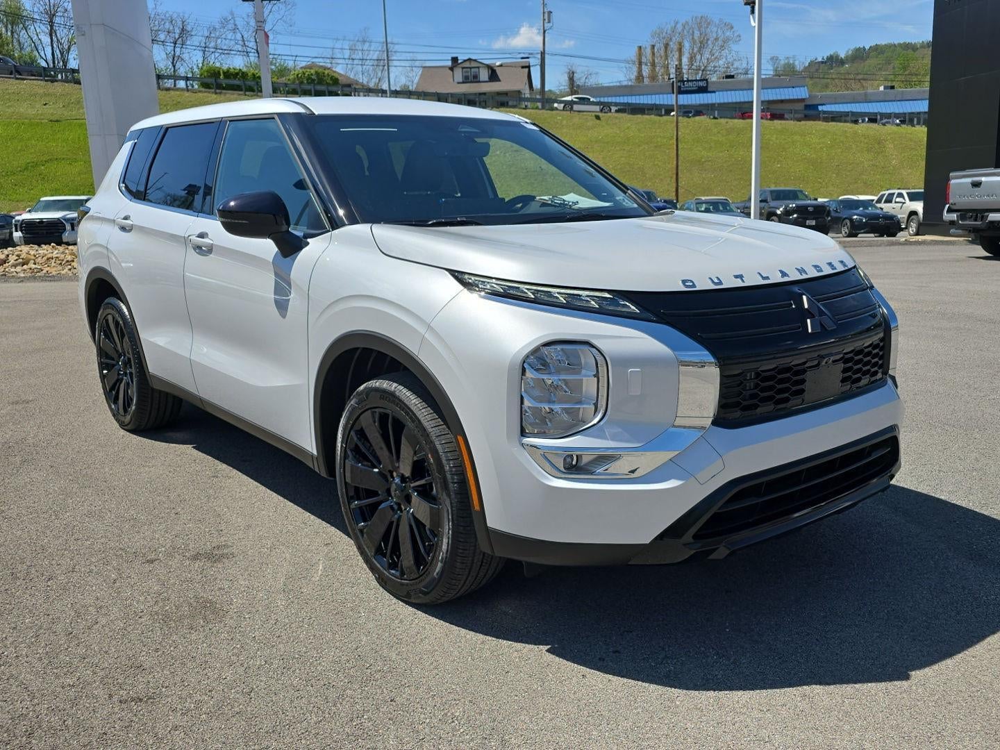 2026 Mitsubishi OUTLANDER LE S-AWC