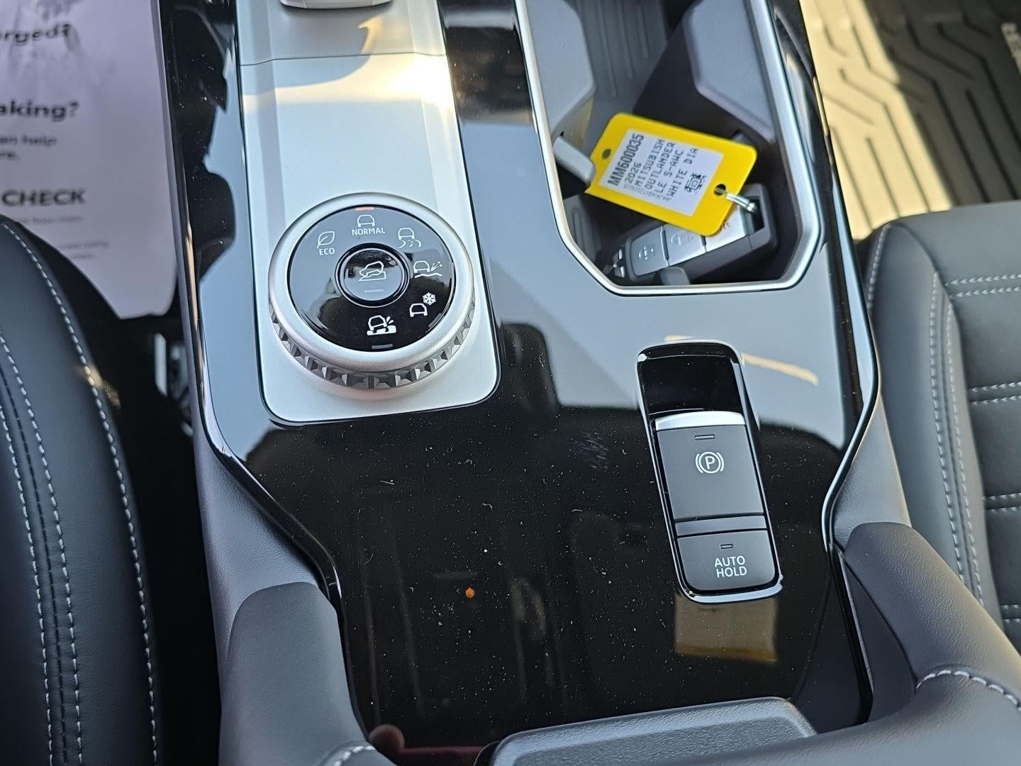 2026 Mitsubishi OUTLANDER LE S-AWC