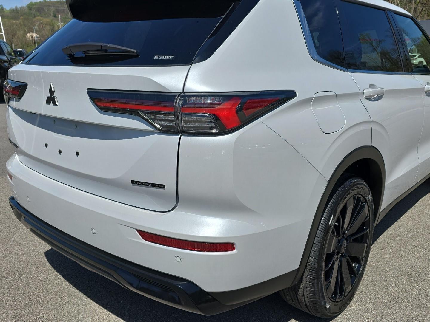 2026 Mitsubishi OUTLANDER LE S-AWC