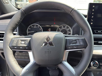 2026 Mitsubishi Outlander LE