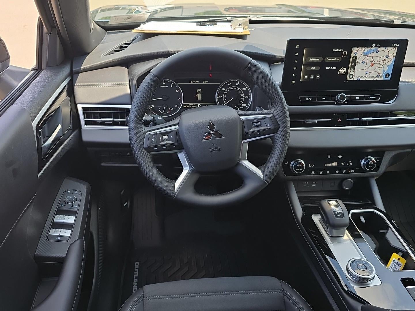 2026 Mitsubishi Outlander LE