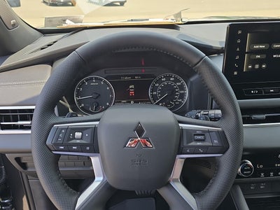 2026 Mitsubishi Outlander LE