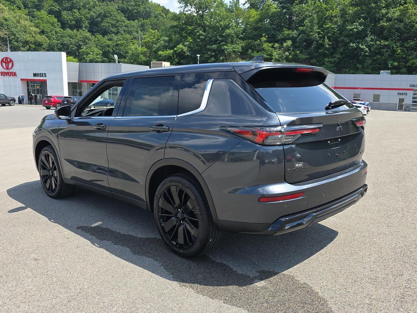 2026 Mitsubishi Outlander LE