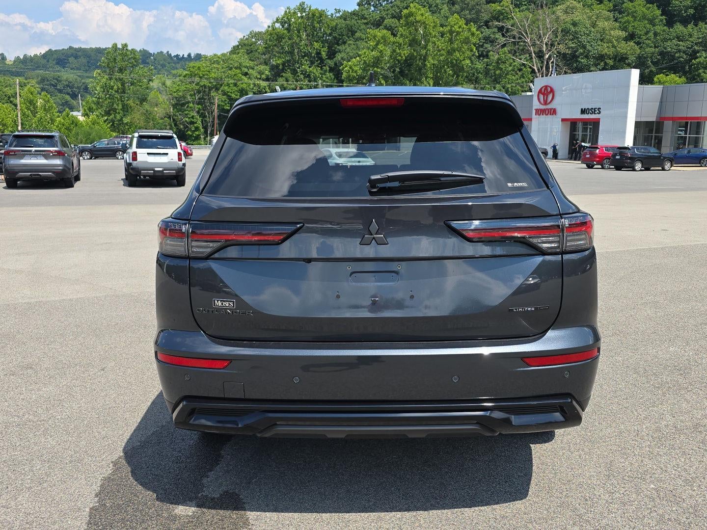 2026 Mitsubishi Outlander LE