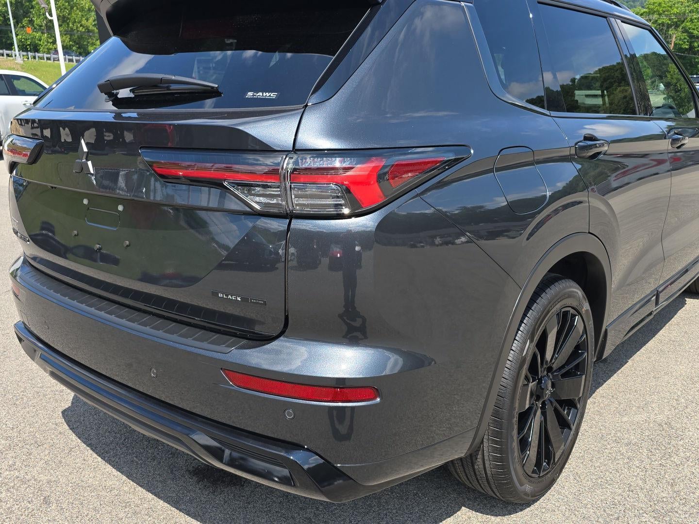 2026 Mitsubishi Outlander Black Edition