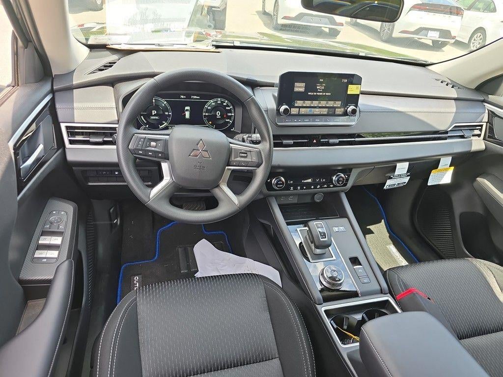 2025 Mitsubishi Outlander Plug-In Hybrid ES
