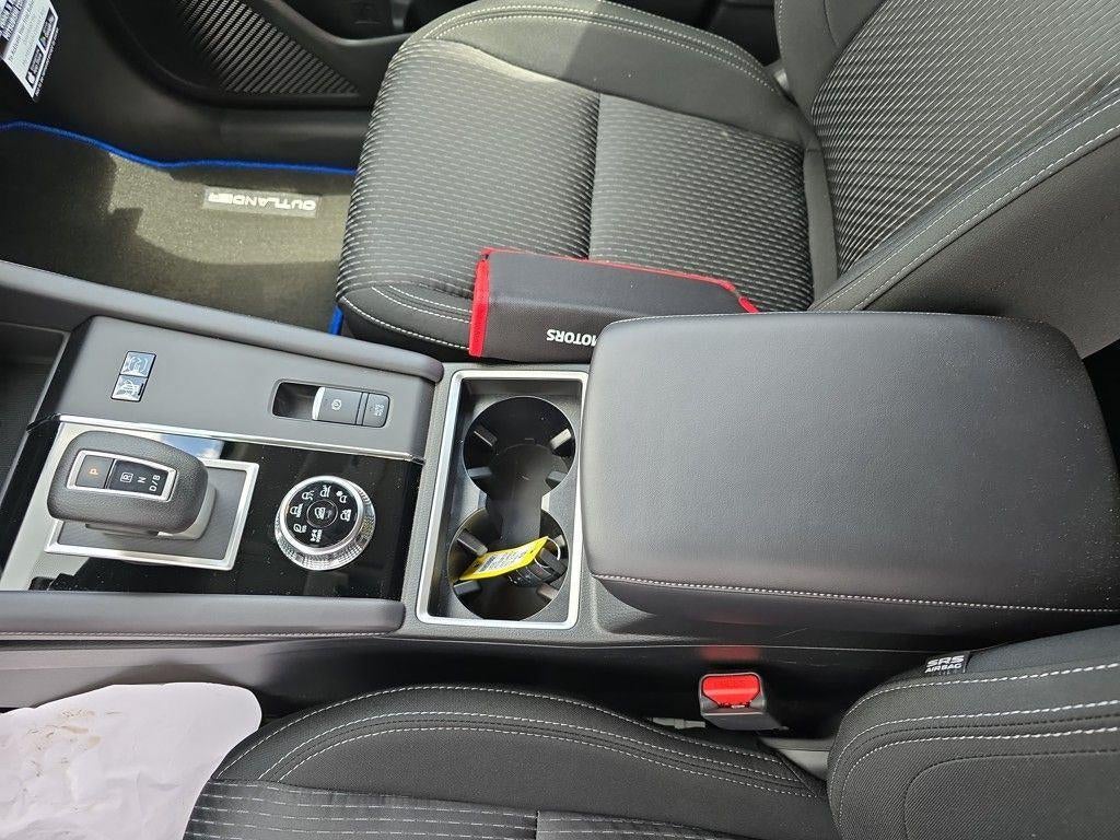 2025 Mitsubishi Outlander Plug-In Hybrid ES