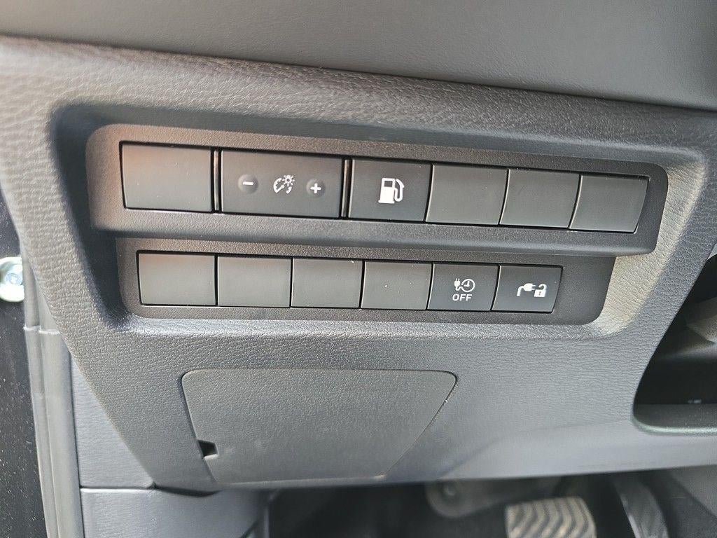 2025 Mitsubishi Outlander Plug-In Hybrid ES