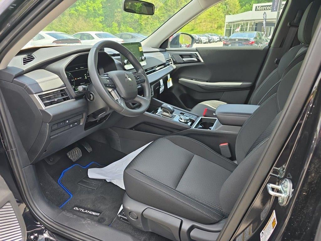 2025 Mitsubishi Outlander Plug-In Hybrid ES