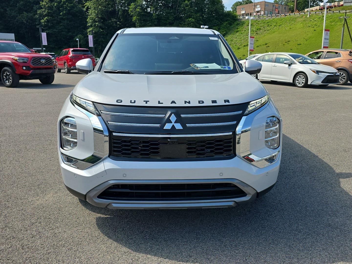 2026 Mitsubishi Outlander Plug-In Hybrid SE