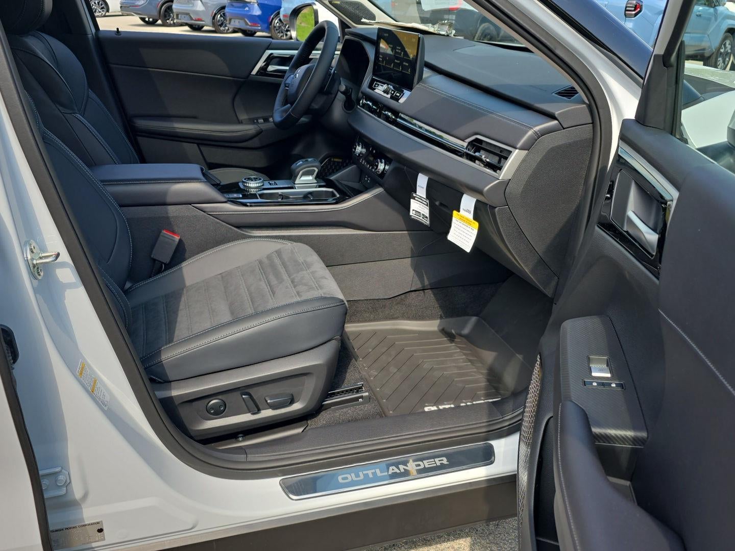 2026 Mitsubishi Outlander Plug-In Hybrid SE