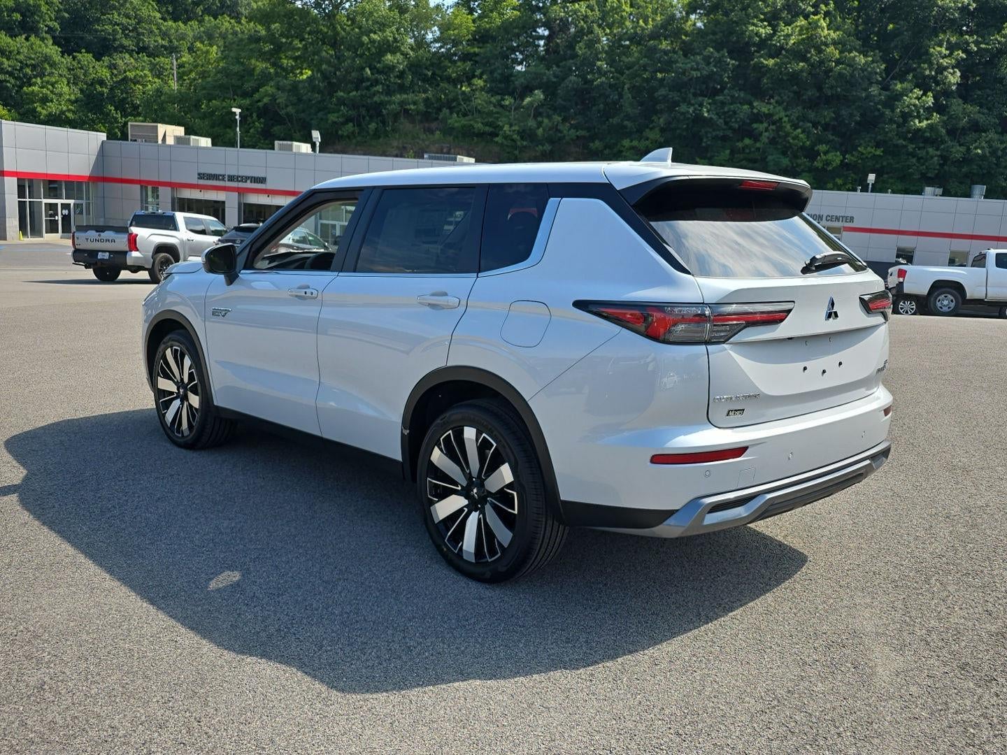 2026 Mitsubishi Outlander Plug-In Hybrid SE
