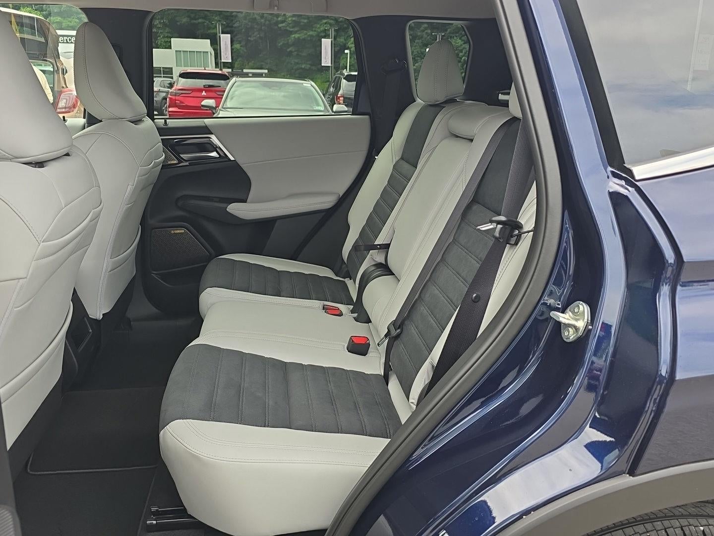 2026 Mitsubishi Outlander Plug-In Hybrid SE