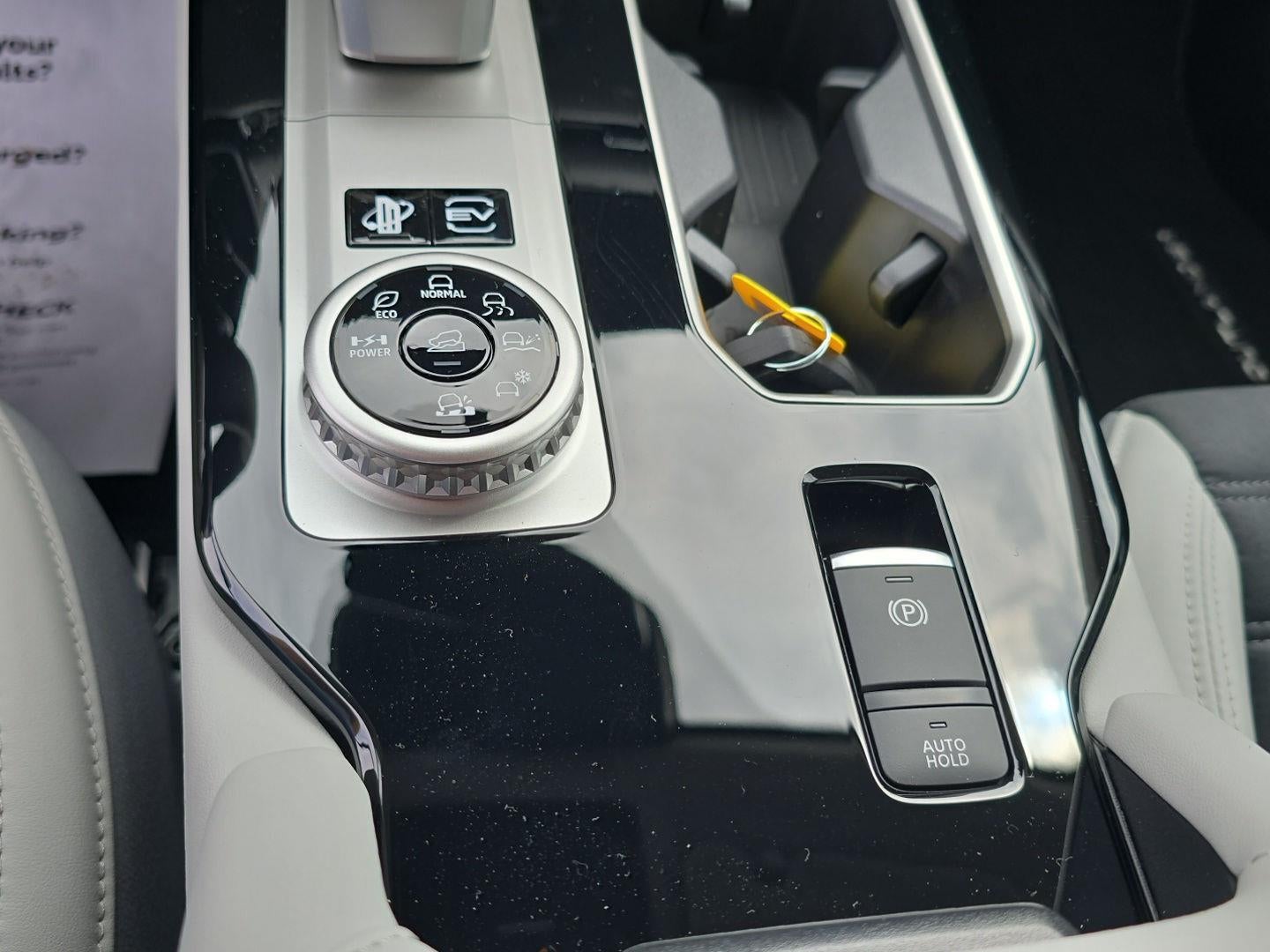 2026 Mitsubishi Outlander Plug-In Hybrid SE