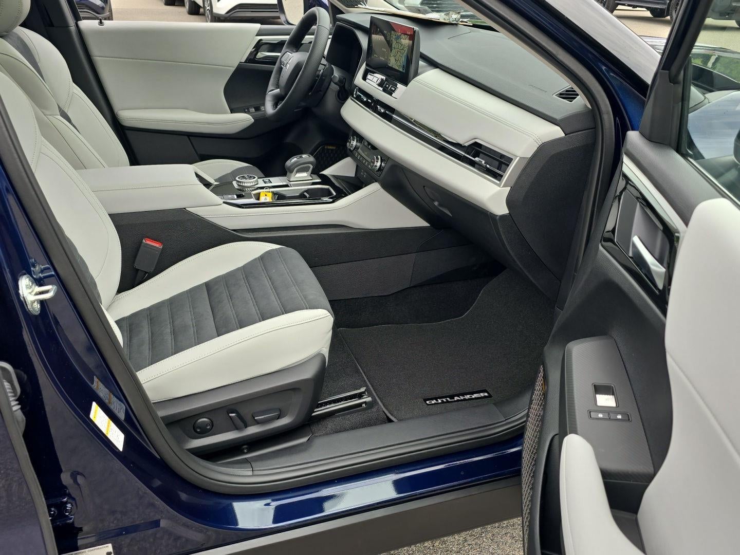 2026 Mitsubishi Outlander Plug-In Hybrid SE