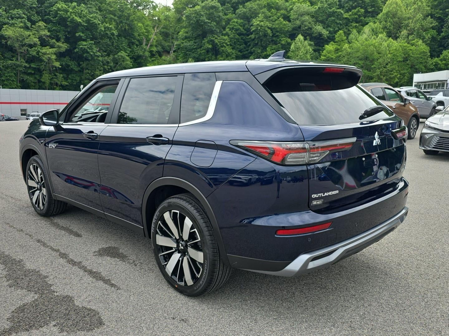 2026 Mitsubishi Outlander Plug-In Hybrid SE