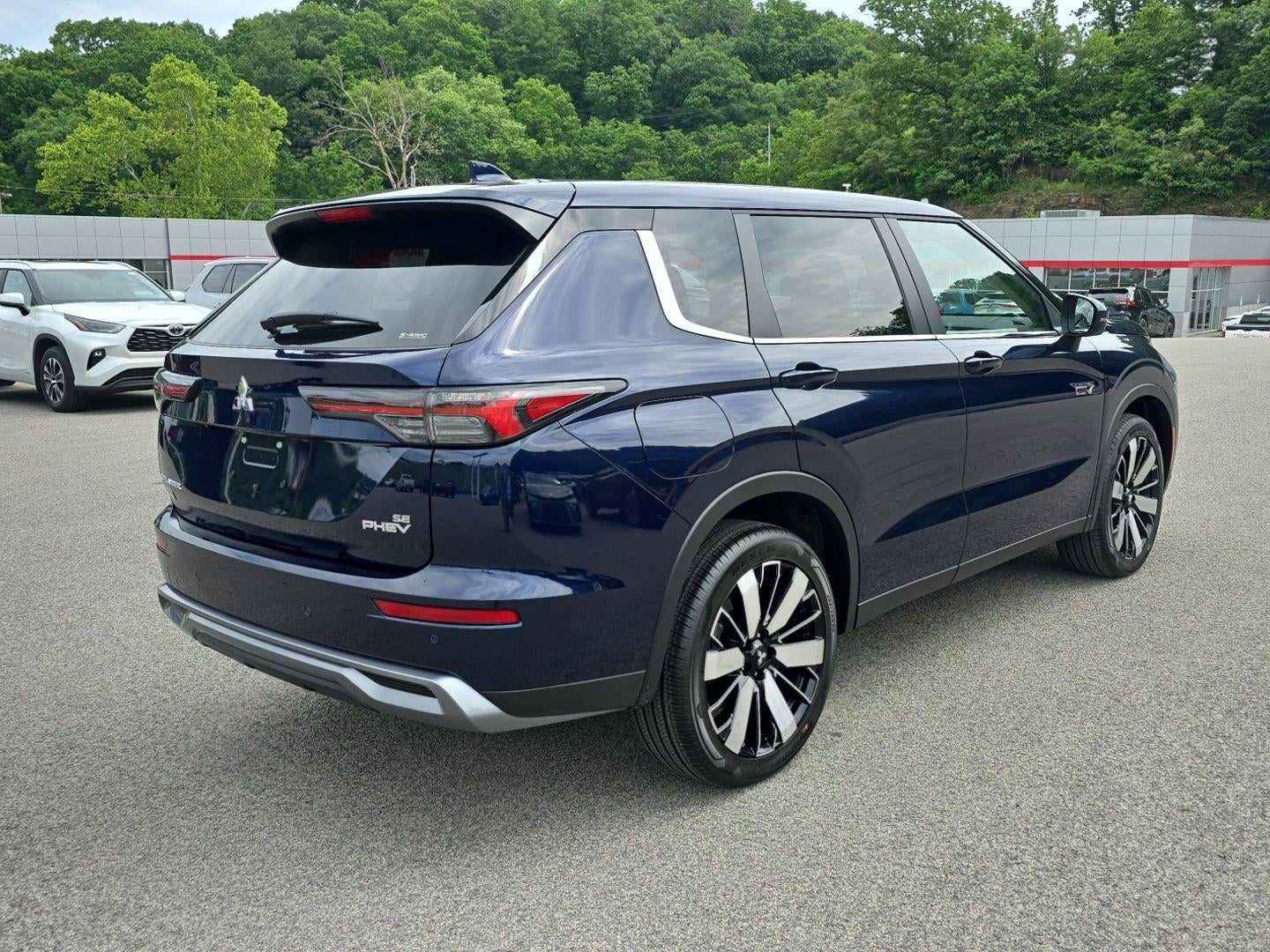 2026 Mitsubishi Outlander Plug-In Hybrid SE