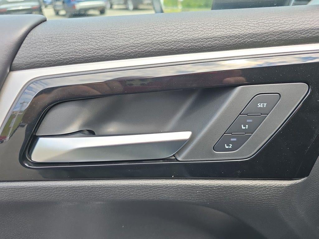 2025 Mitsubishi Outlander Plug-In Hybrid SEL Black Edition