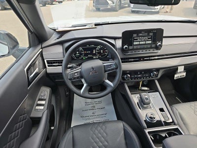 2025 Mitsubishi Outlander Plug-In Hybrid SEL Black Edition