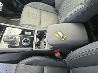 2025 Mitsubishi Outlander Plug-In Hybrid SEL Black Edition