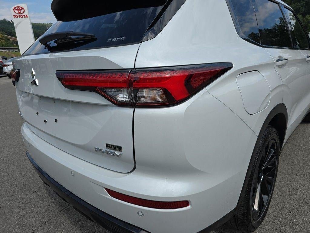 2025 Mitsubishi Outlander Plug-In Hybrid SEL Black Edition