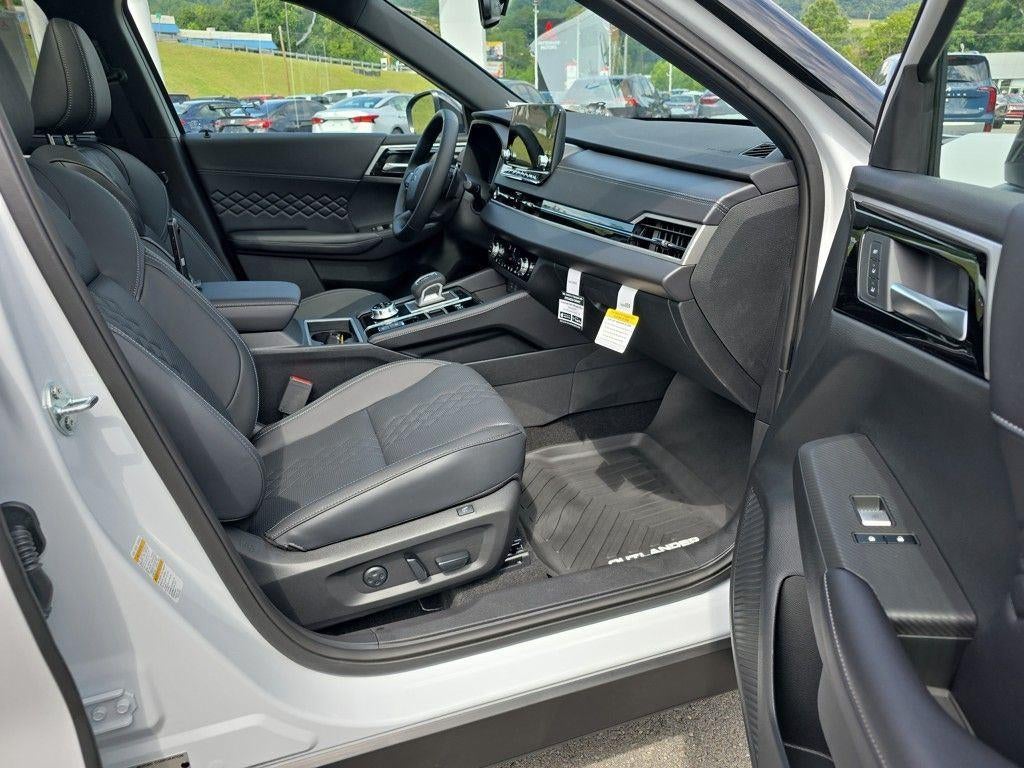 2025 Mitsubishi Outlander Plug-In Hybrid SEL Black Edition