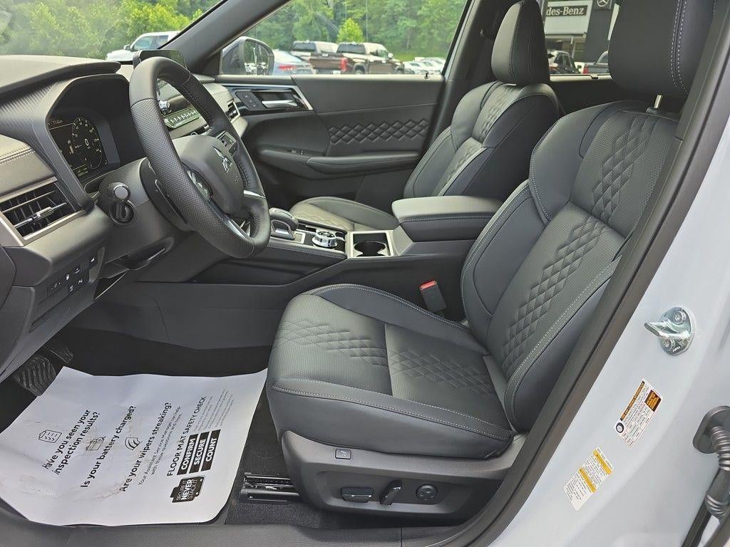 2025 Mitsubishi Outlander Plug-In Hybrid SEL Black Edition