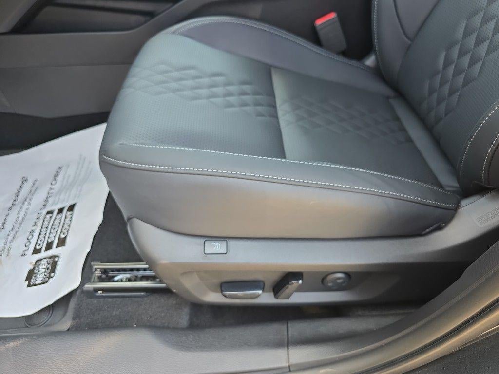 2025 Mitsubishi Outlander Plug-In Hybrid SEL Black Edition