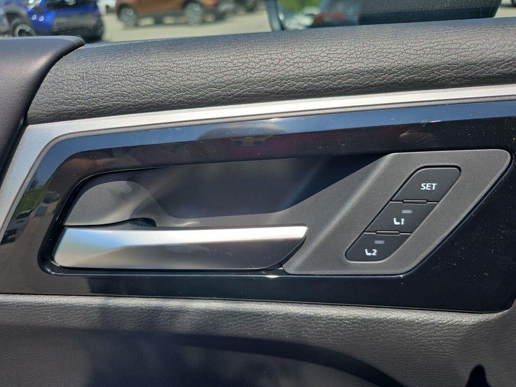 2025 Mitsubishi Outlander Plug-In Hybrid SEL Black Edition