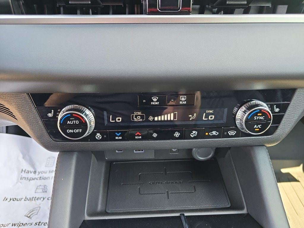 2025 Mitsubishi Outlander Plug-In Hybrid SEL Black Edition