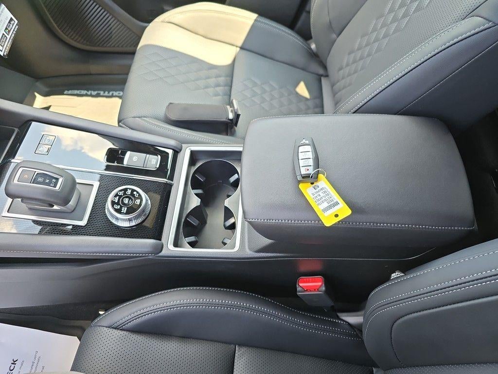 2025 Mitsubishi Outlander Plug-In Hybrid SEL Black Edition