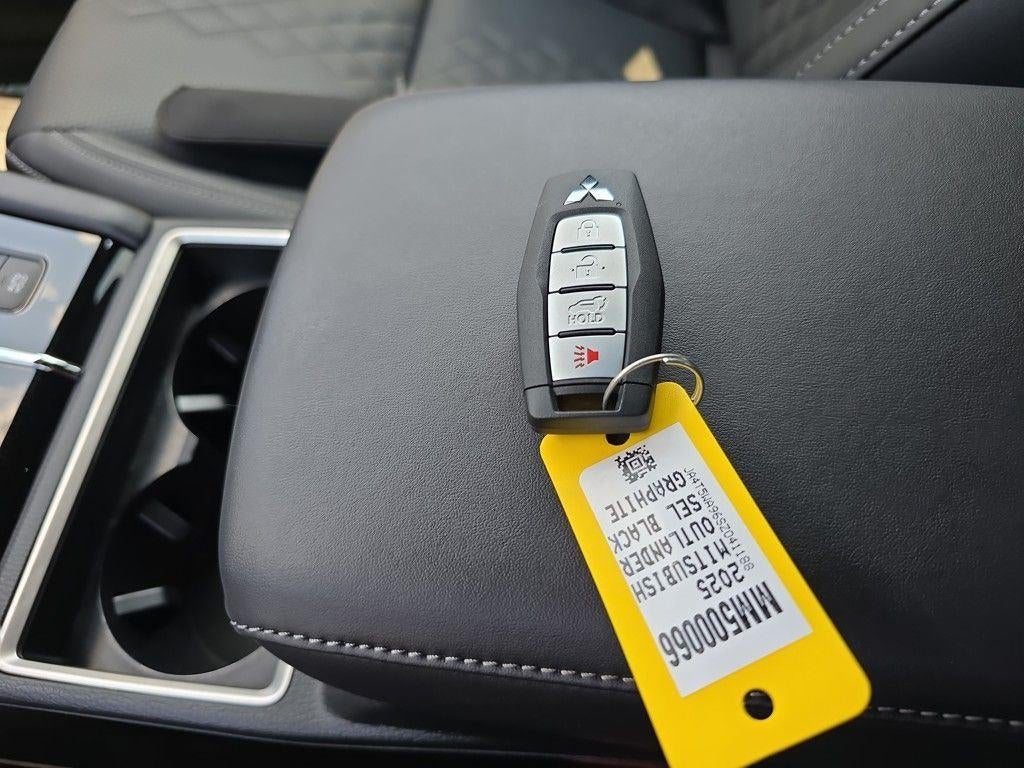 2025 Mitsubishi Outlander Plug-In Hybrid SEL Black Edition