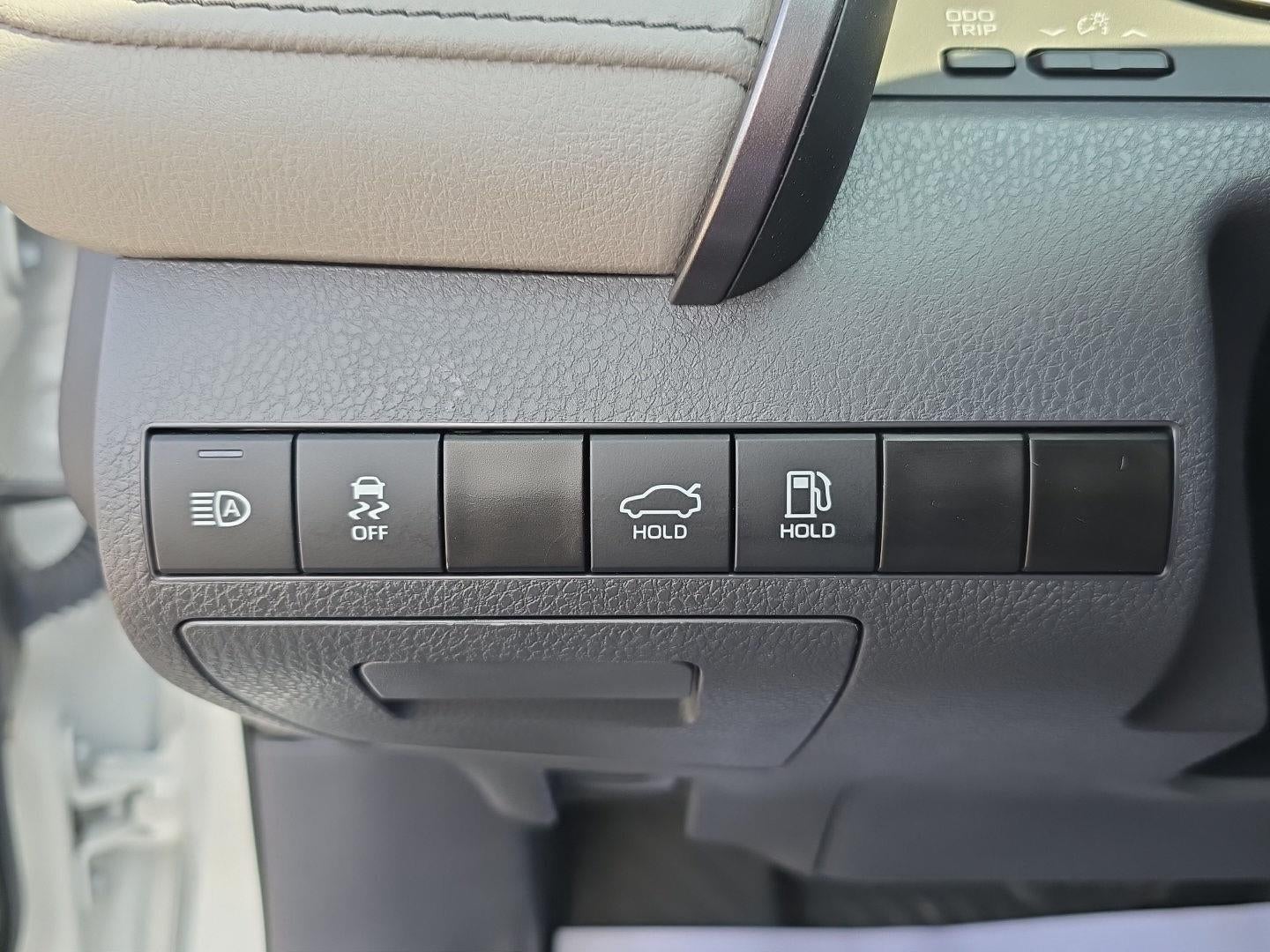 2023 Toyota Camry Hybrid SE